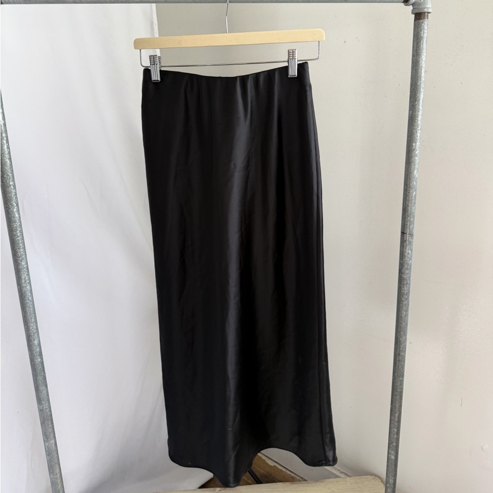 SOLD Zara satin maxi skirt - Picture 3 of 8